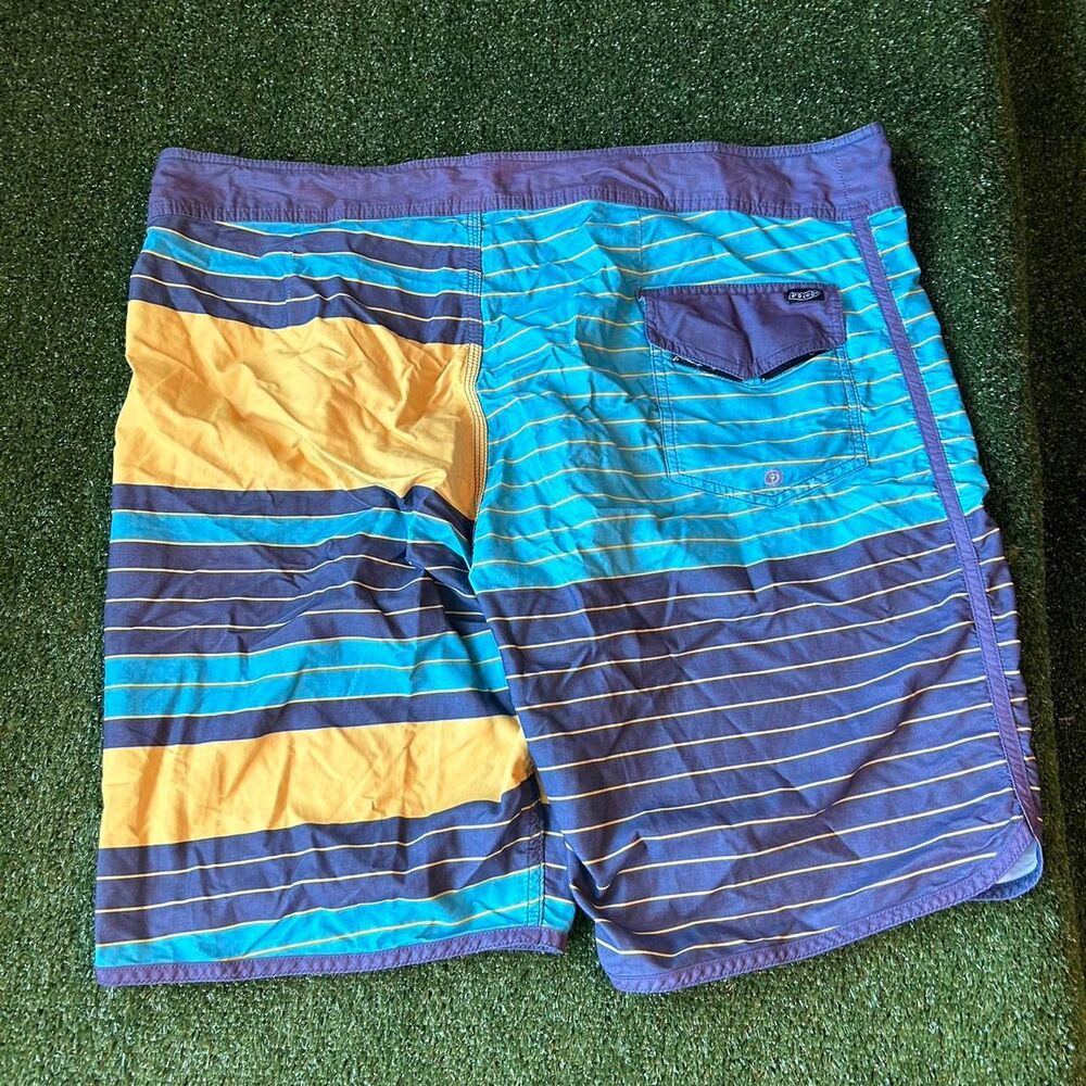 Volcom Men's Multi Shorts - Picture 6 of 8
